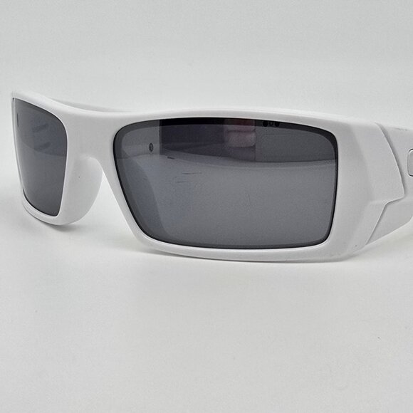 *SOLD* Oakley 03-474 Gascan White Frame Black Iridium Lens Sunglasses w/ Case - Picture 3 of 16